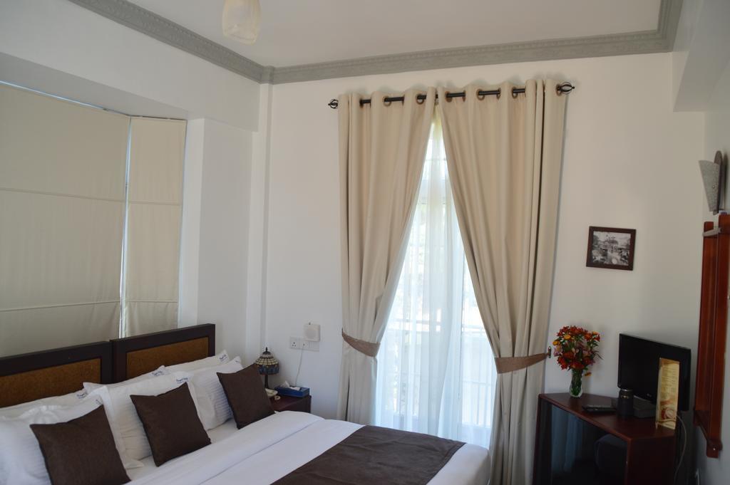 Royal Hills Nuwara Eliya Hotel ภายนอก รูปภาพ
